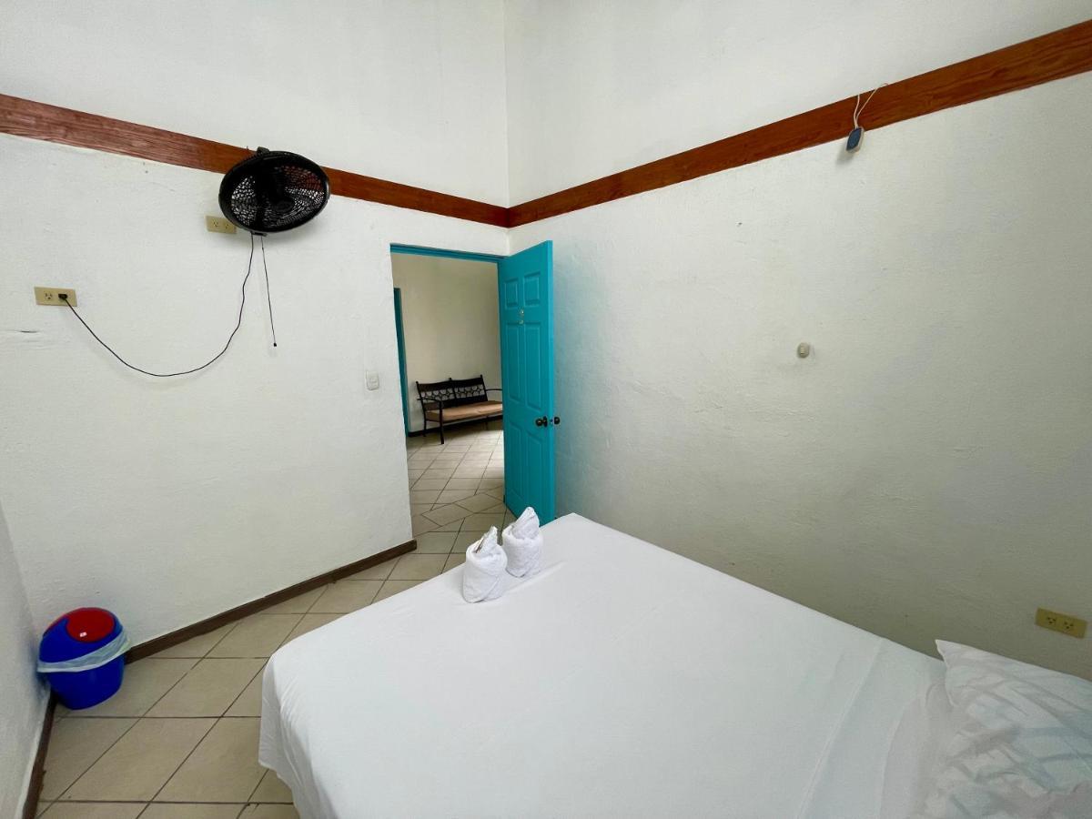 Hostal Inn 2 Flores Buitenkant foto