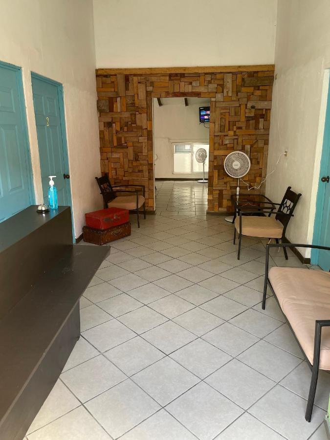 Hostal Inn 2 Flores Buitenkant foto