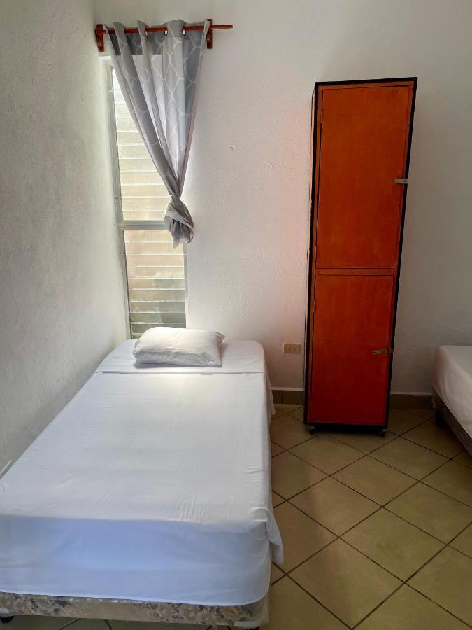 Hostal Inn 2 Flores Buitenkant foto