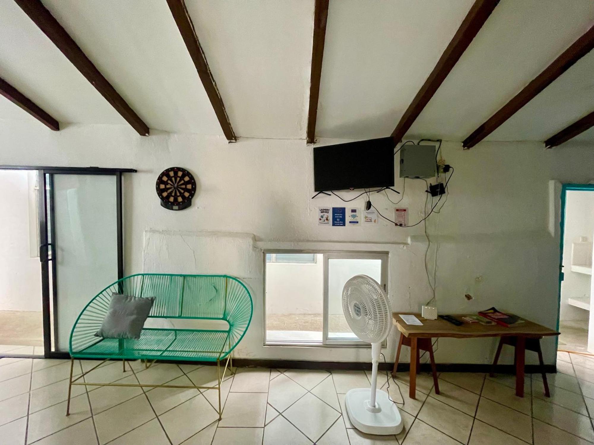 Hostal Inn 2 Flores Buitenkant foto